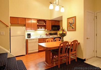 Gatehouse Suites East Lansing Oda fotoğraf