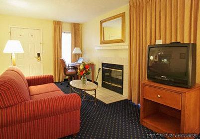 Gatehouse Suites East Lansing Oda fotoğraf